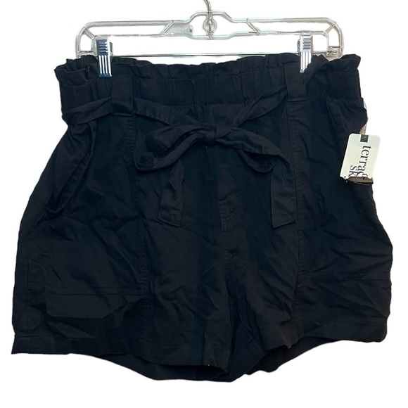 NWT Terra & Sky Black Ruffle Shorts With Belt - Picture 1 of 7